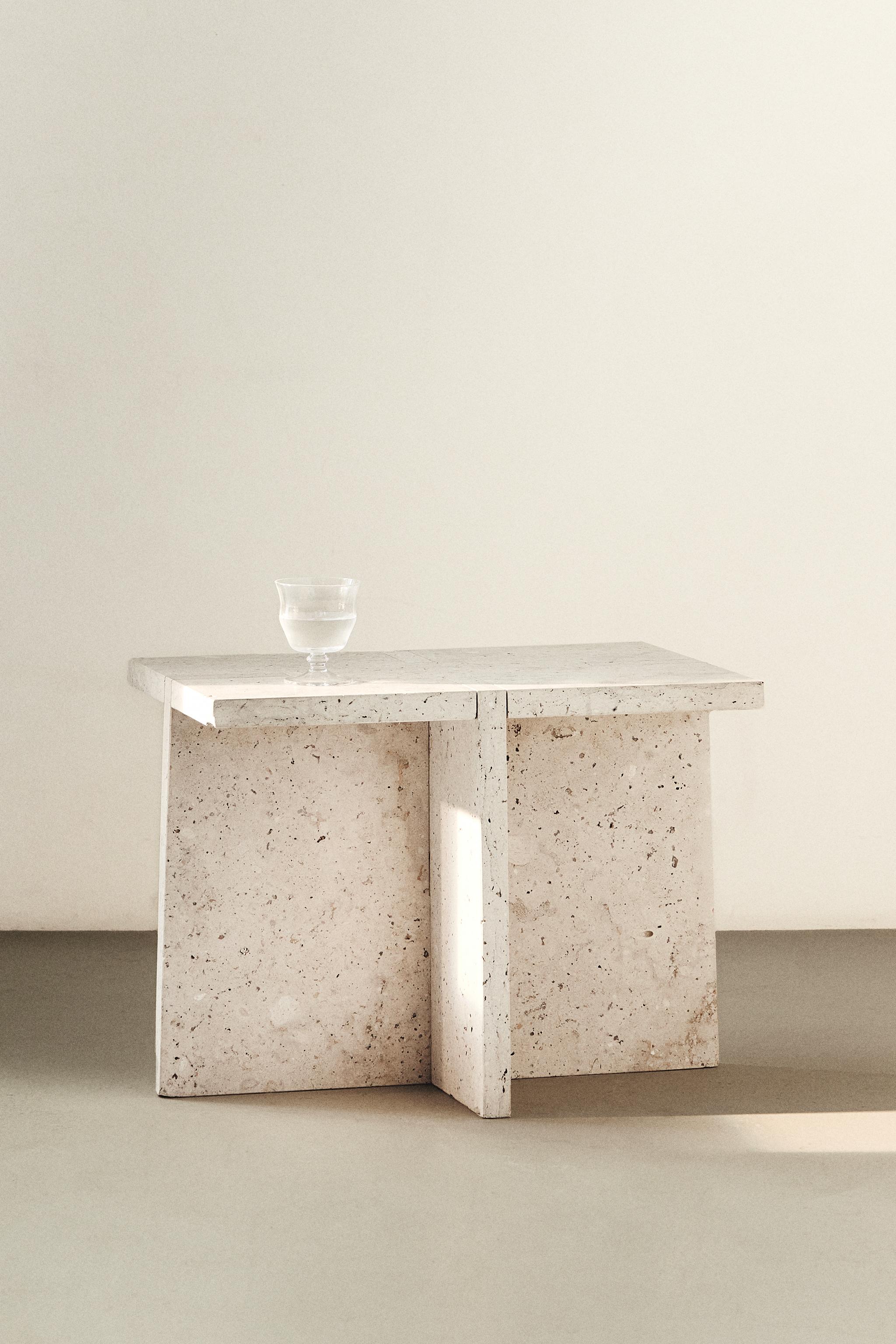 SIDETABLE 01